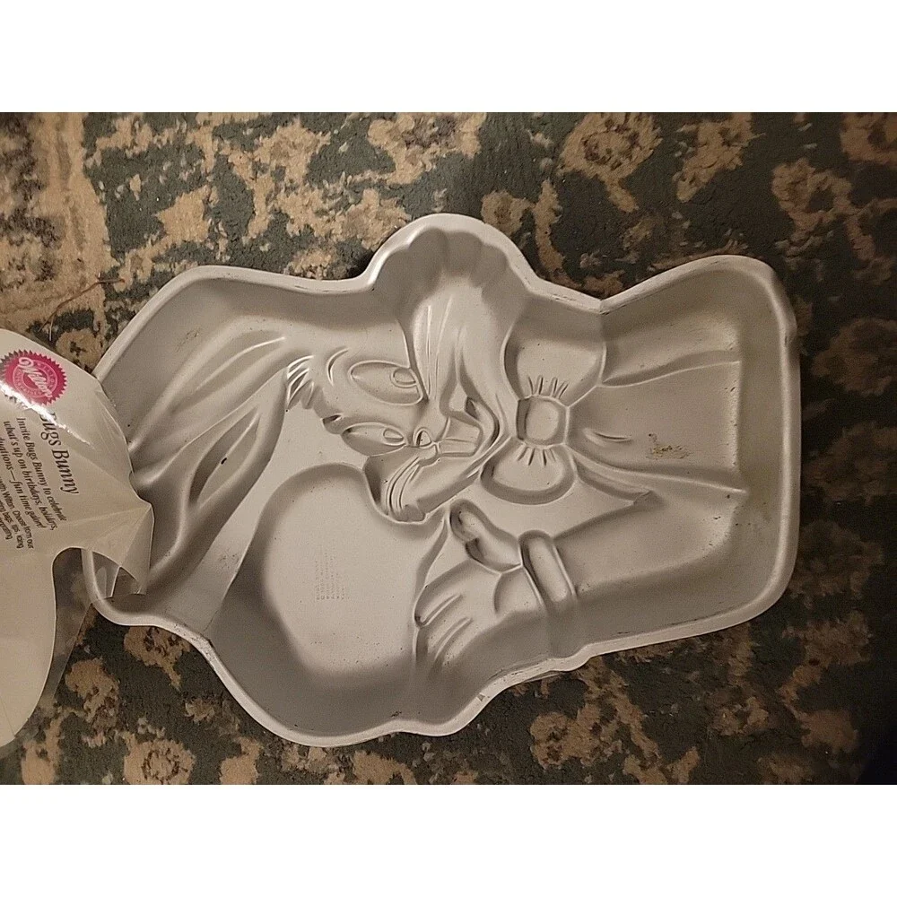 Vintage 1989 Wilton Bugs Bunny Looney Toons Cake Pan Mold 2105-8253 Easter
